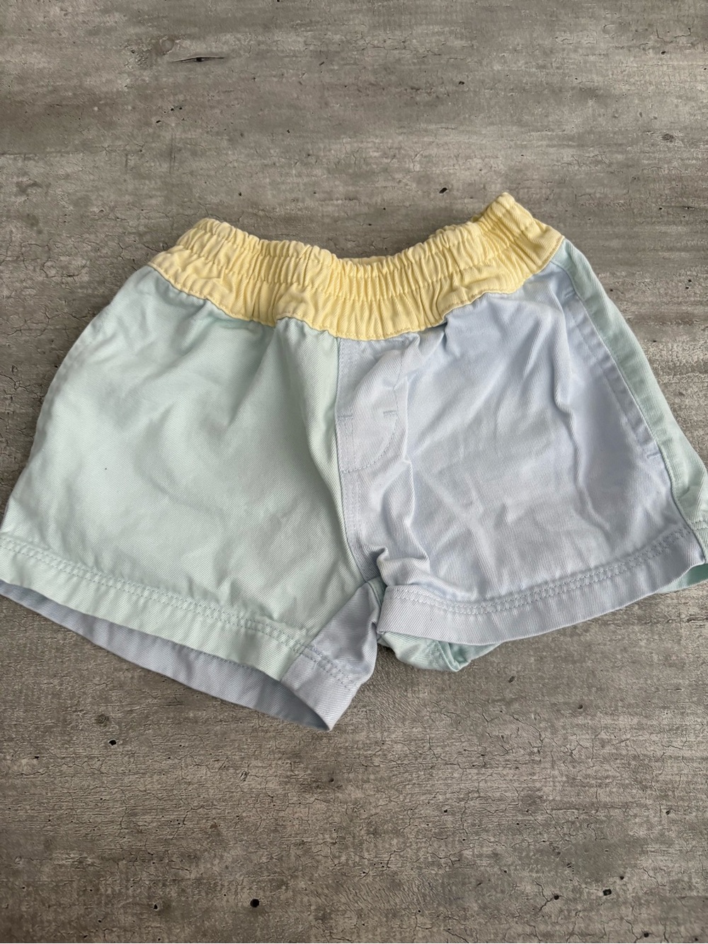 The Beaufort Bonnet Company Color Block Shorts 2T Pastel Pelican Pocket